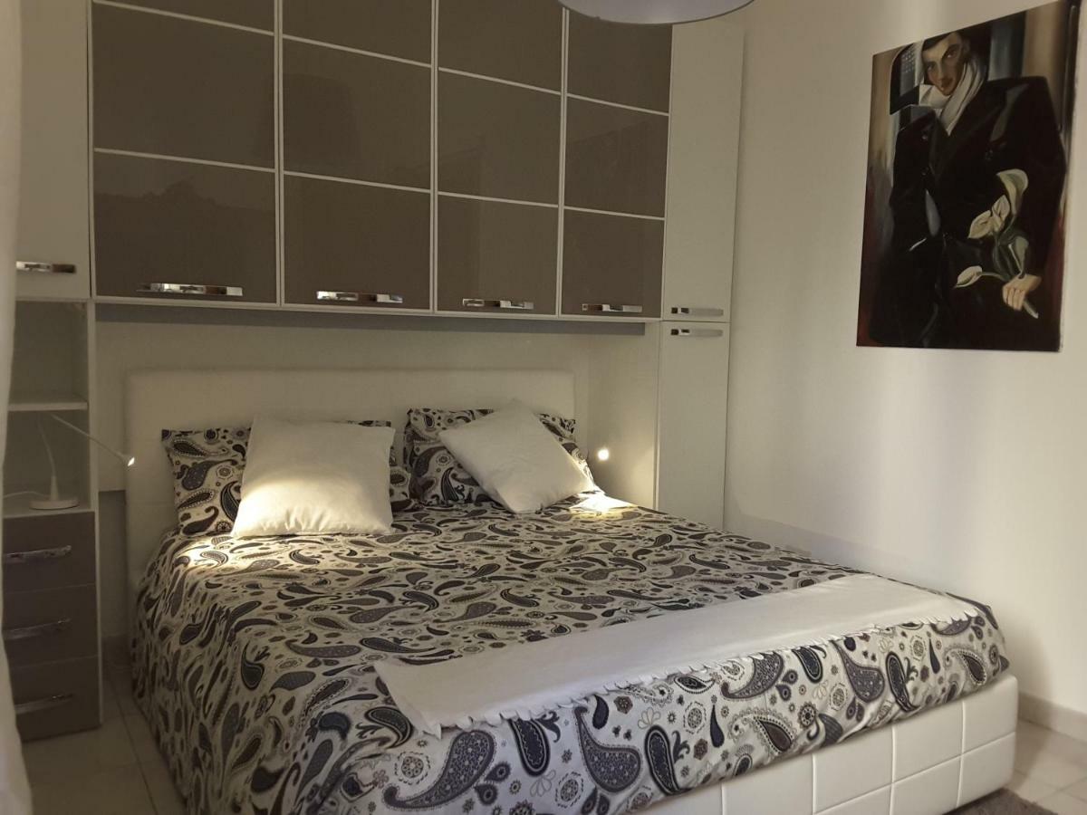 Casa Dell'Artista 1 Bed & Breakfast Salerno Luaran gambar