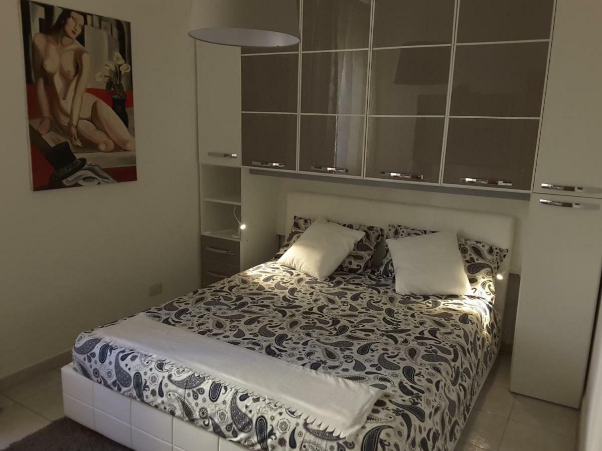 Casa Dell'Artista 1 Bed & Breakfast Salerno Luaran gambar